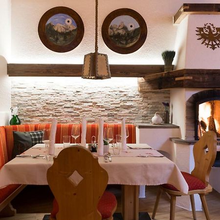 ホテルGasthof Piburger See オエッツ エクステリア 写真
