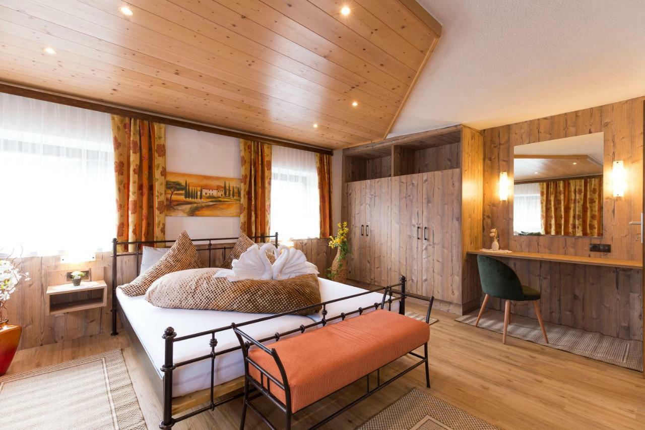 ホテルGasthof Piburger See オエッツ エクステリア 写真